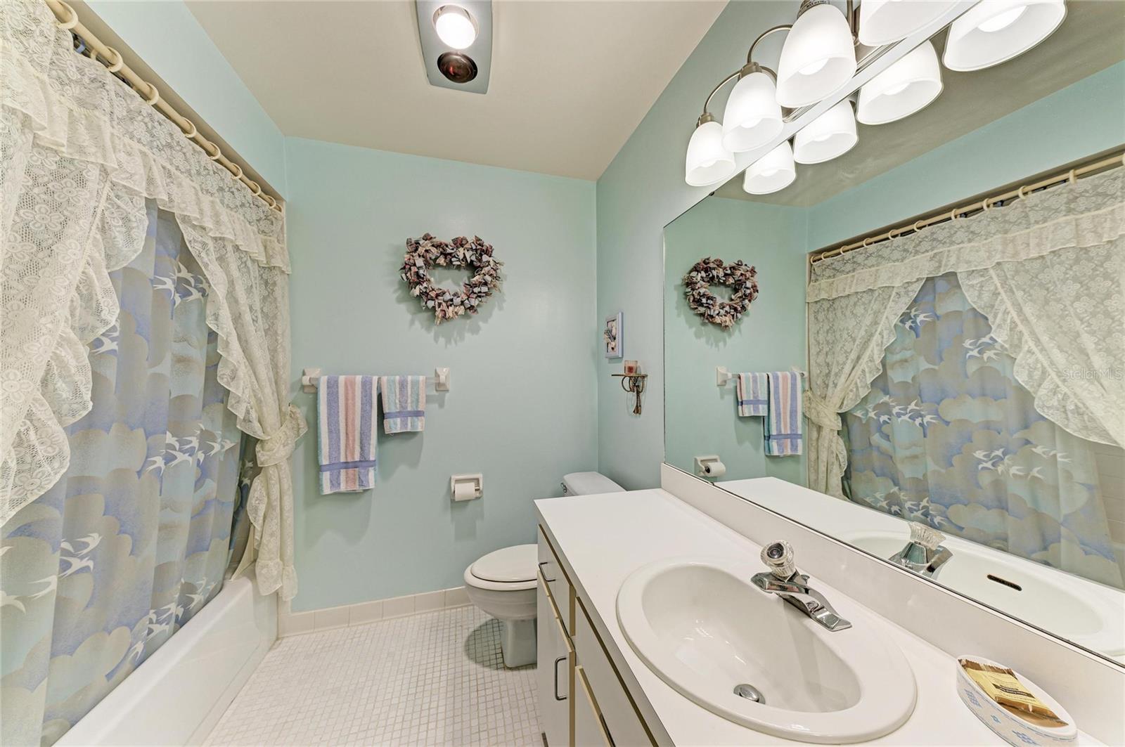 5685 GARDENS DR #5685, SARASOTA, FL, 34243