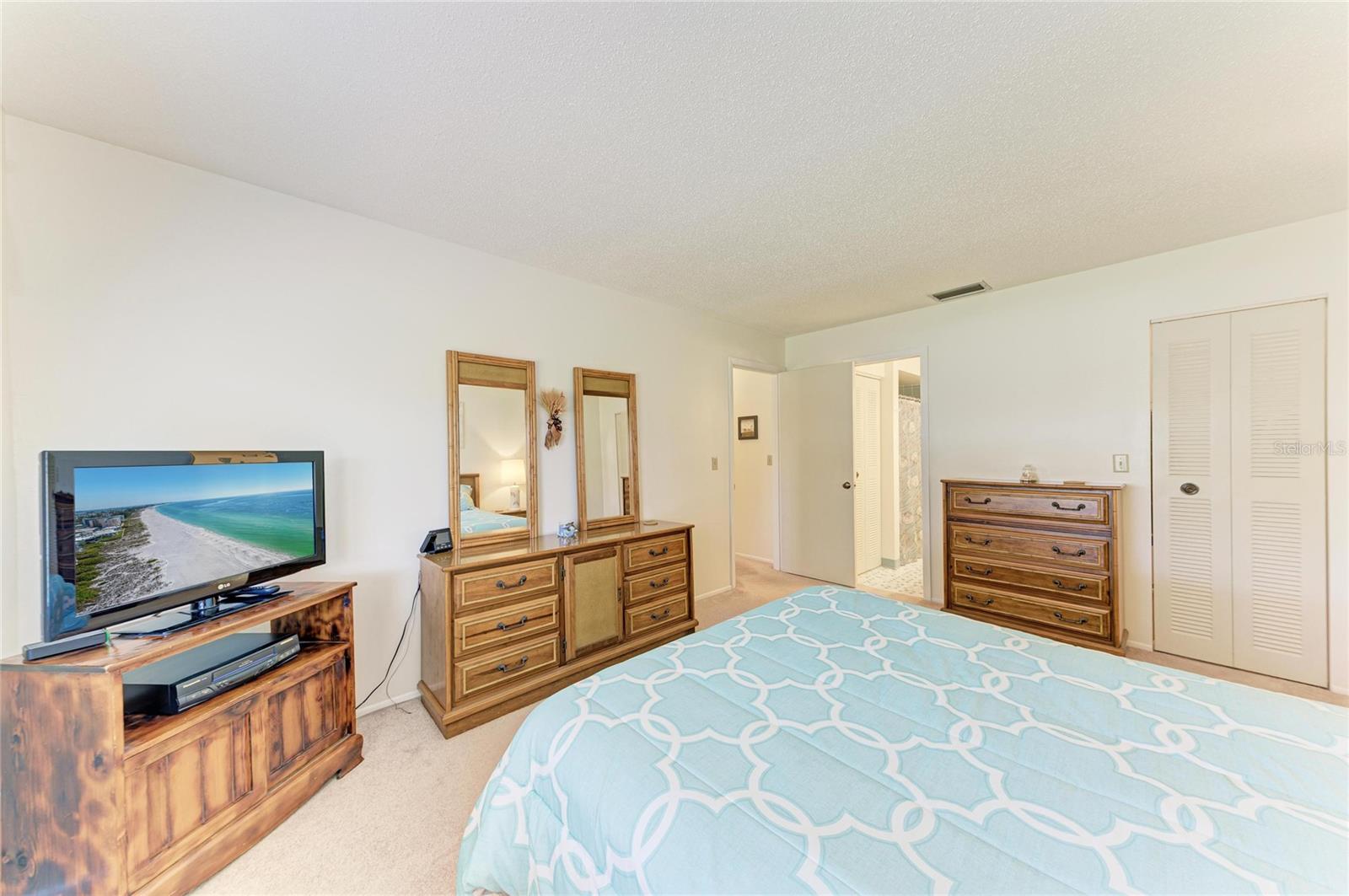 5685 GARDENS DR #5685, SARASOTA, FL, 34243