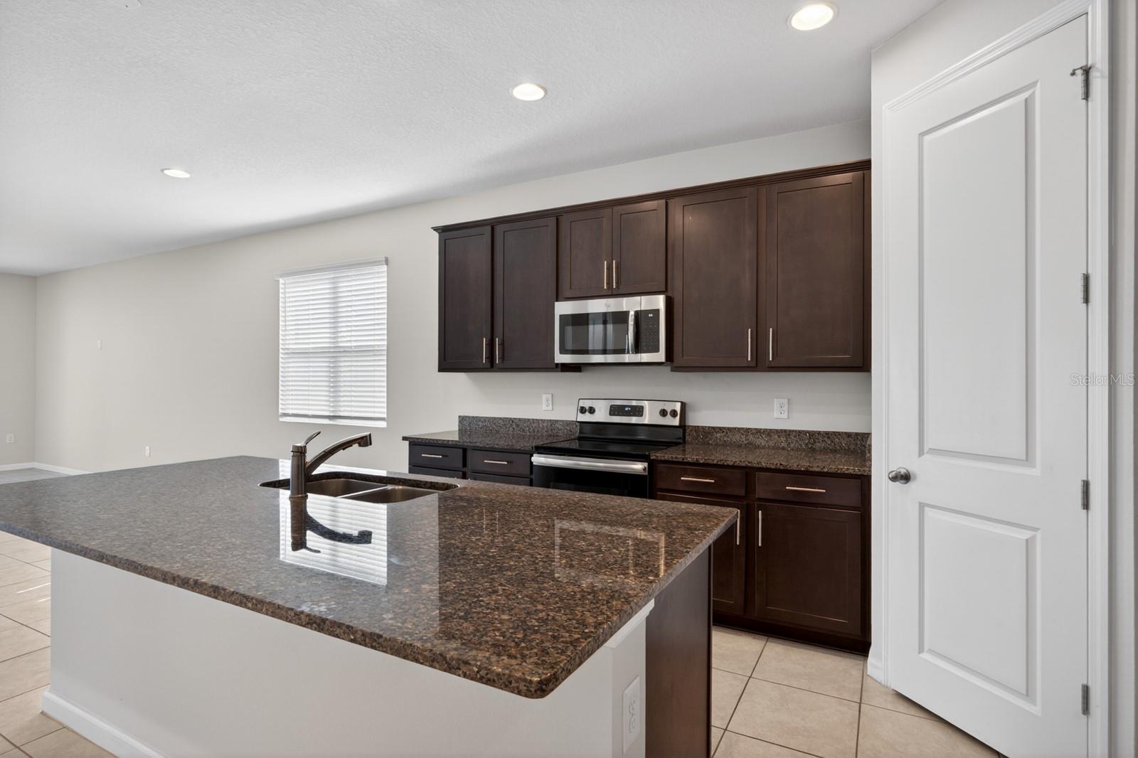 689 MEADOW POINTE DRIVE, HAINES CITY, FL, 33844