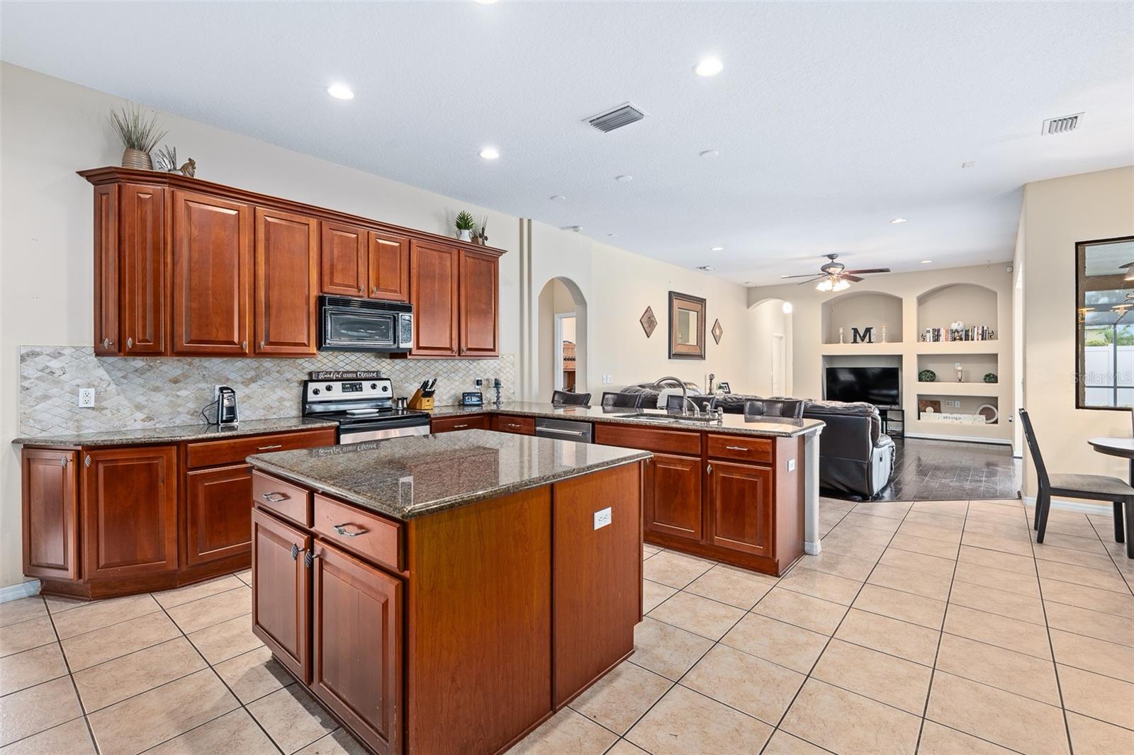 1059 NATURAL OAKS DR, ORANGE CITY, FL, 32763