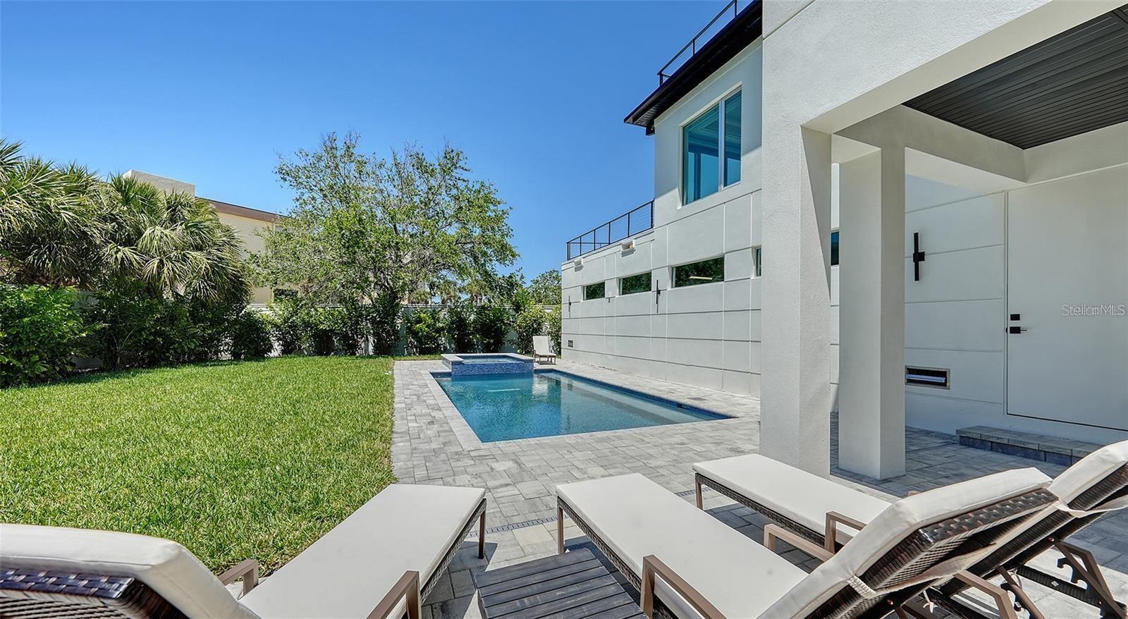 8800 MIDNIGHT PASS RD, SARASOTA, FL, 34242