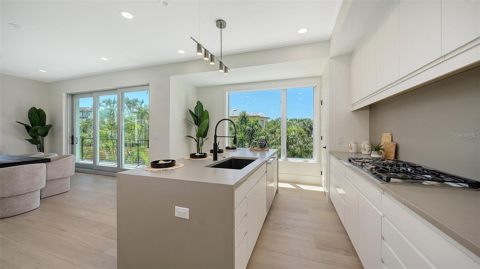 8800 MIDNIGHT PASS RD, SARASOTA, FL, 34242