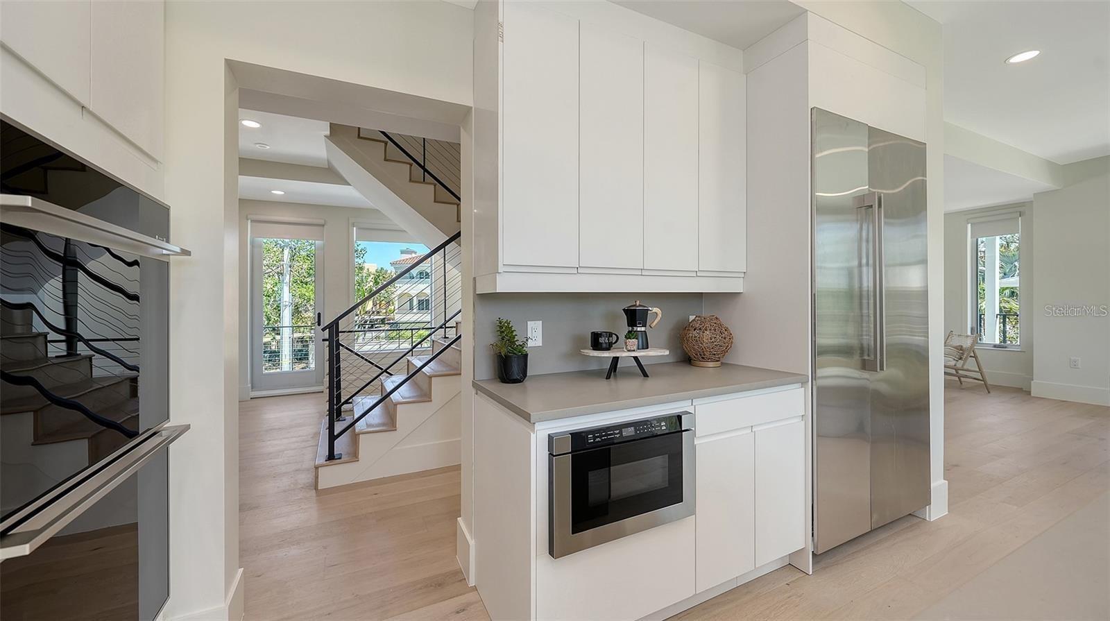 8800 MIDNIGHT PASS RD, SARASOTA, FL, 34242