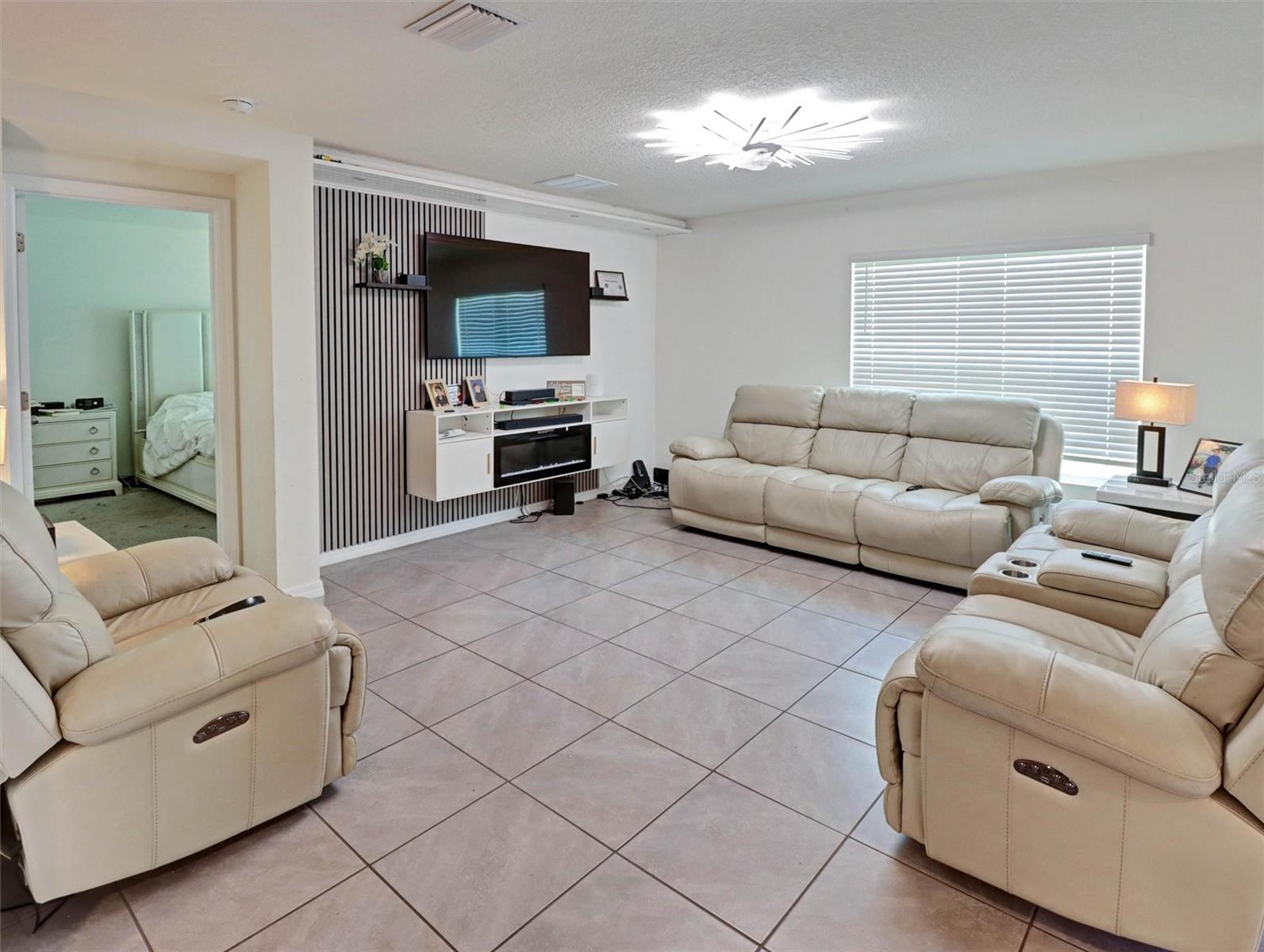 1202 TAHITIAN SUNRISE DR, PLANT CITY, FL, 33565