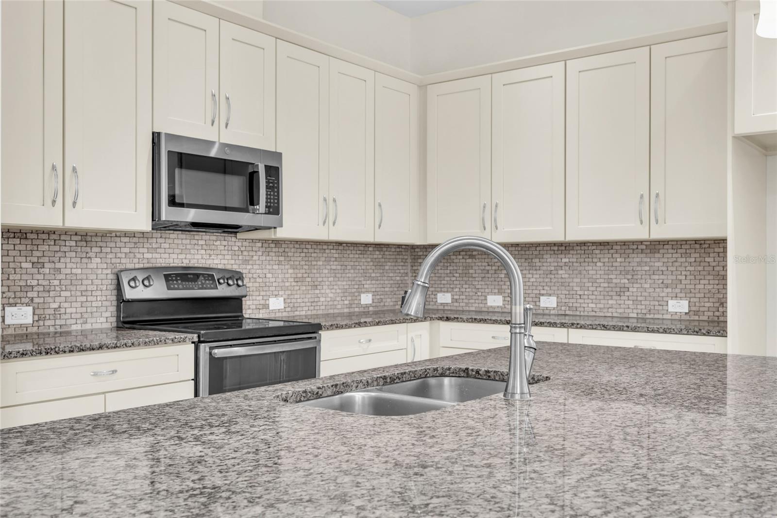 8636 TAVISTOCK LAKES BLVD, ORLANDO, FL, 32827