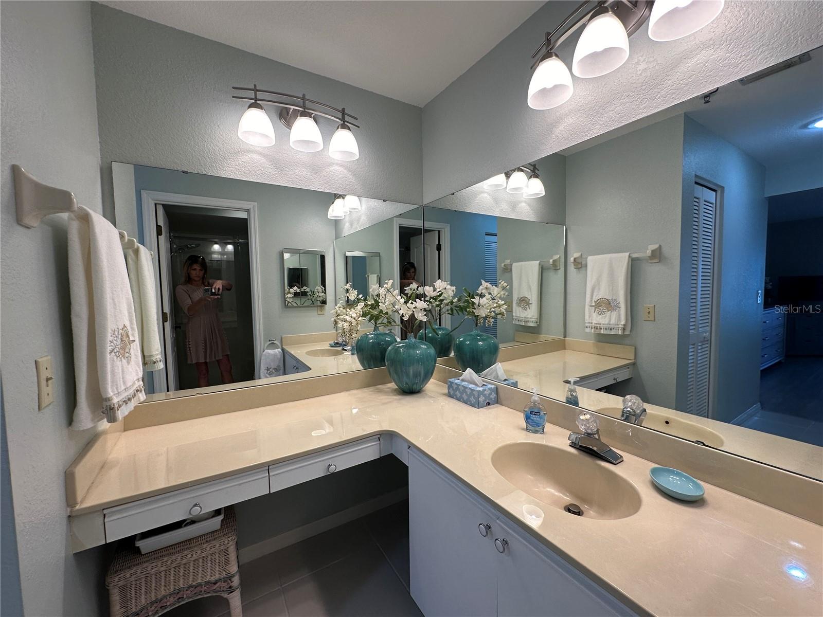 6713 STONE RIVER RD #202, BRADENTON, FL, 34203