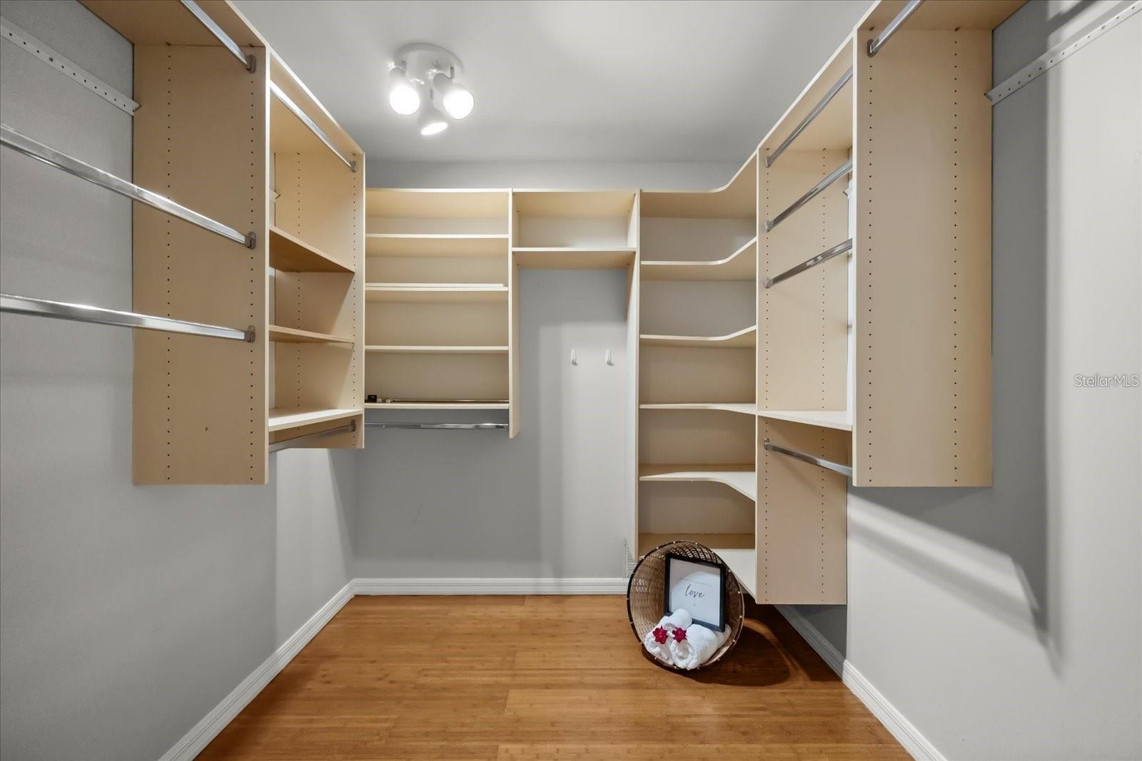 366 WEKIVA COVE RD, LONGWOOD, FL, 32779