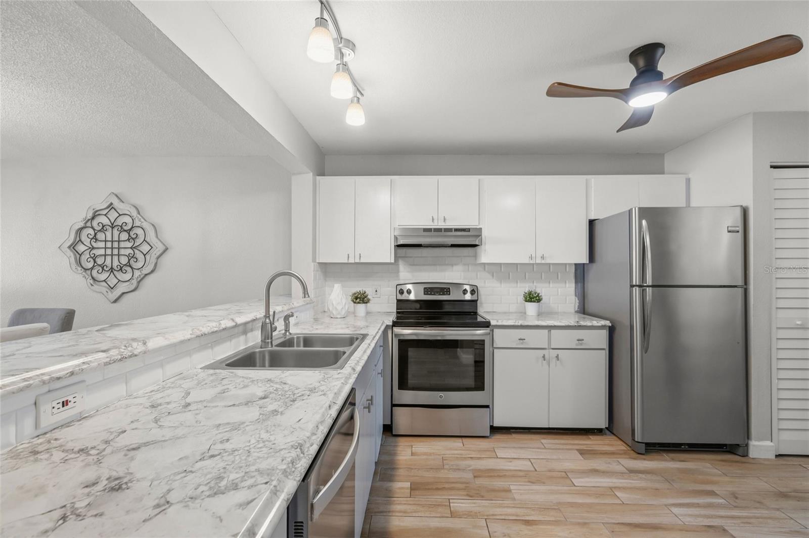 226 SHERWOOD DR #226, BRADENTON, FL, 34210