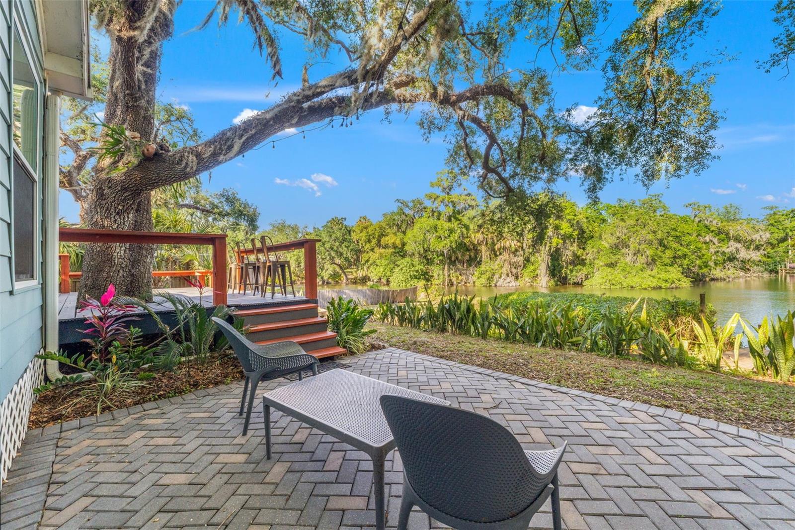 1502 E PARK CIR, TAMPA, FL, 33610