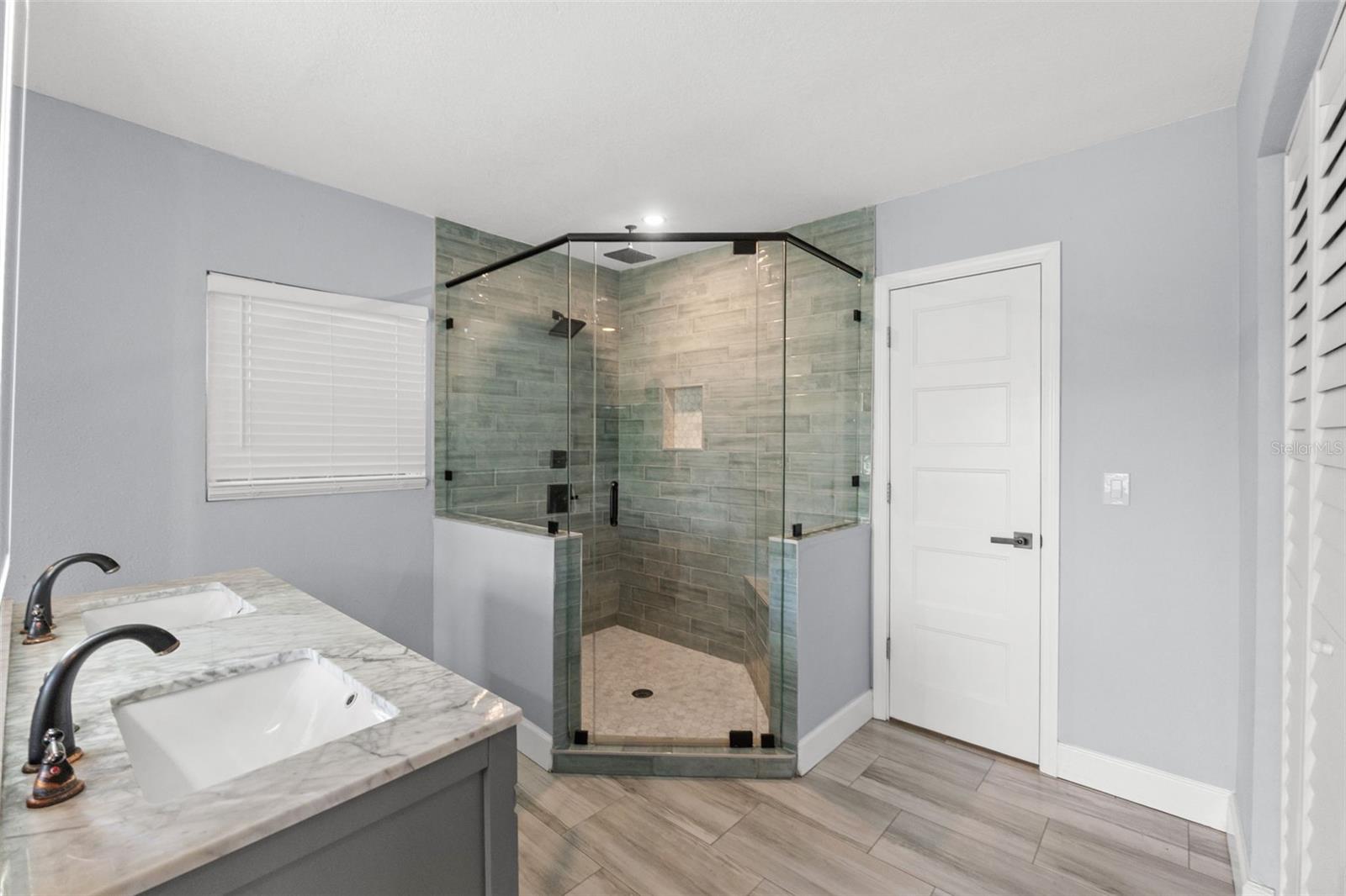 1502 E PARK CIR, TAMPA, FL, 33610