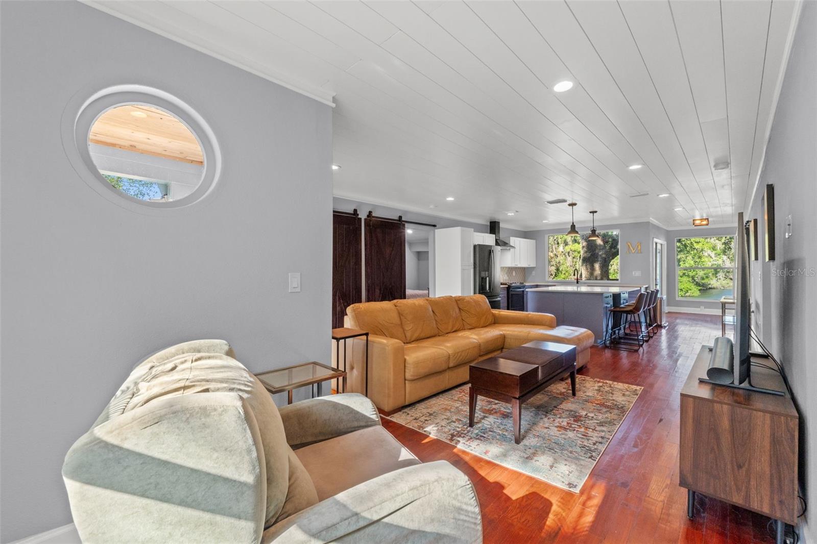 1502 E PARK CIR, TAMPA, FL, 33610