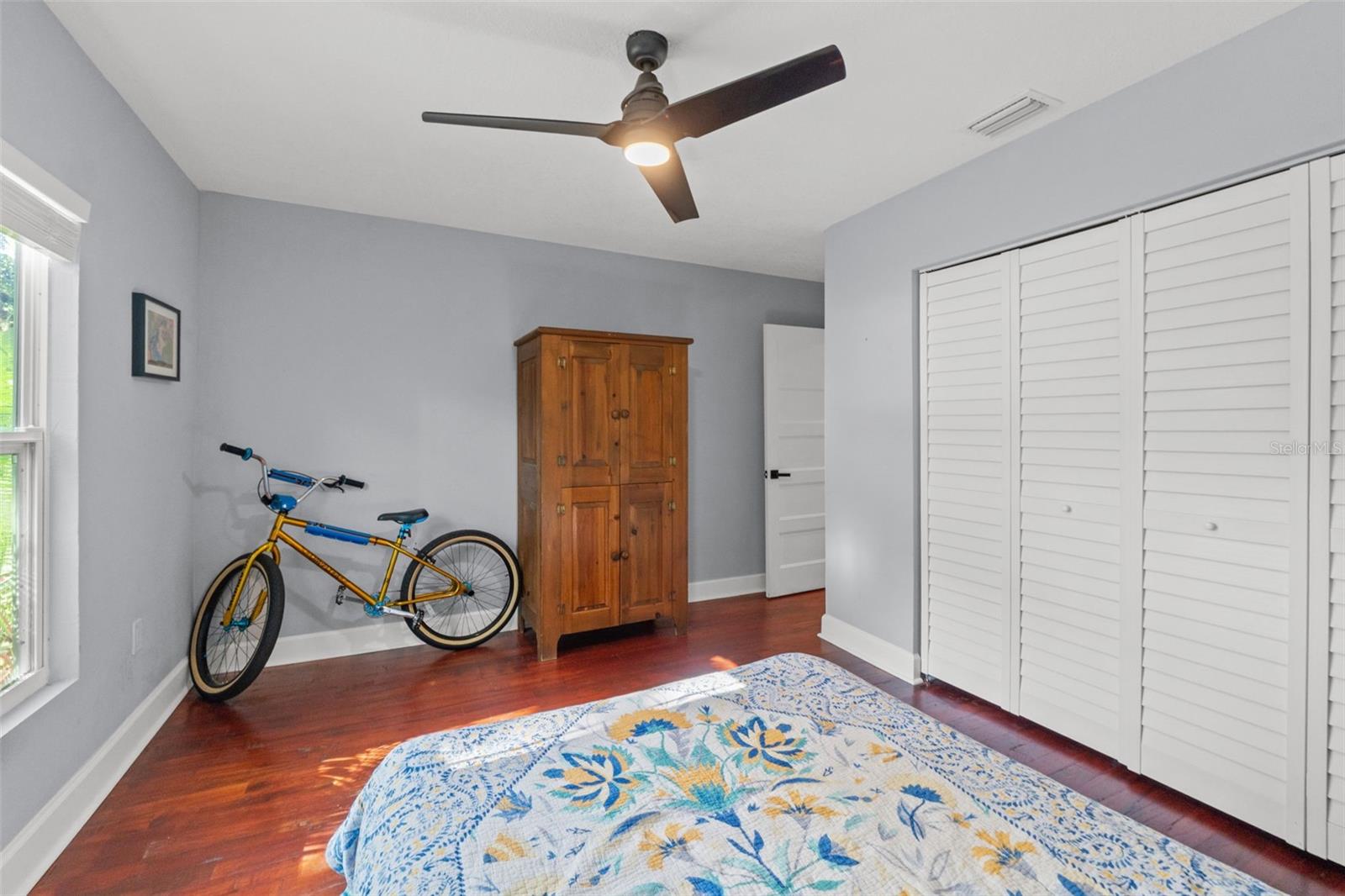 1502 E PARK CIR, TAMPA, FL, 33610