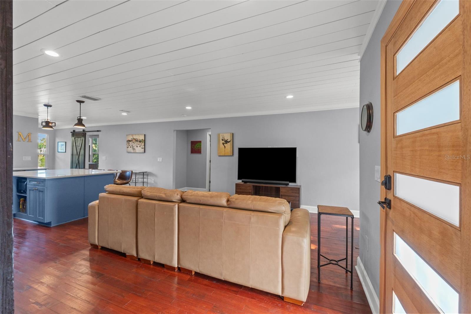 1502 E PARK CIR, TAMPA, FL, 33610