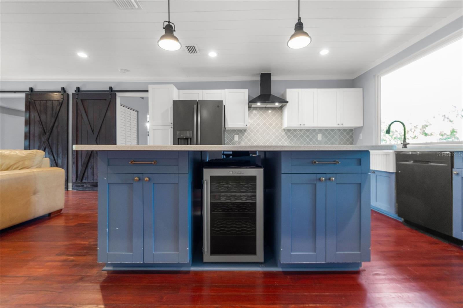 1502 E PARK CIR, TAMPA, FL, 33610