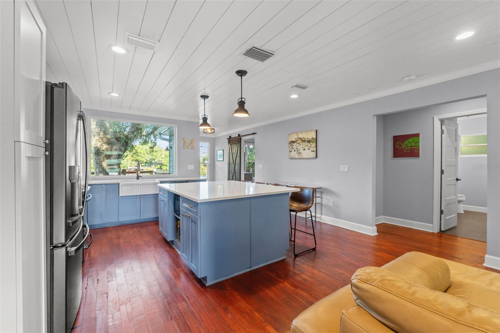 1502 E PARK CIR, TAMPA, FL, 33610