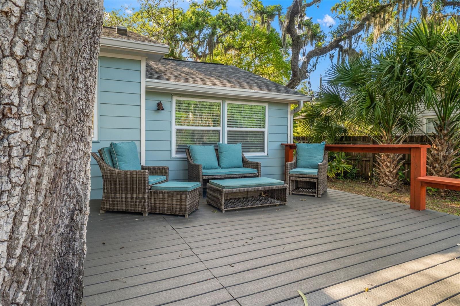 1502 E PARK CIR, TAMPA, FL, 33610