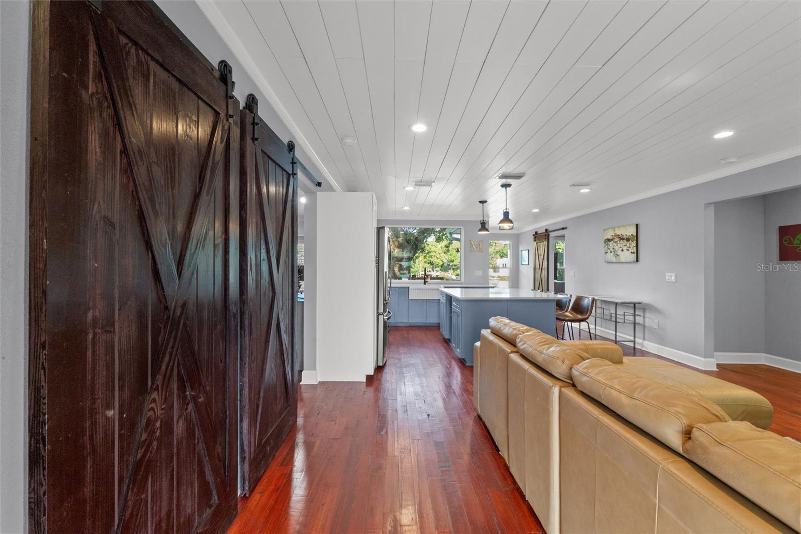 1502 E PARK CIR, TAMPA, FL, 33610