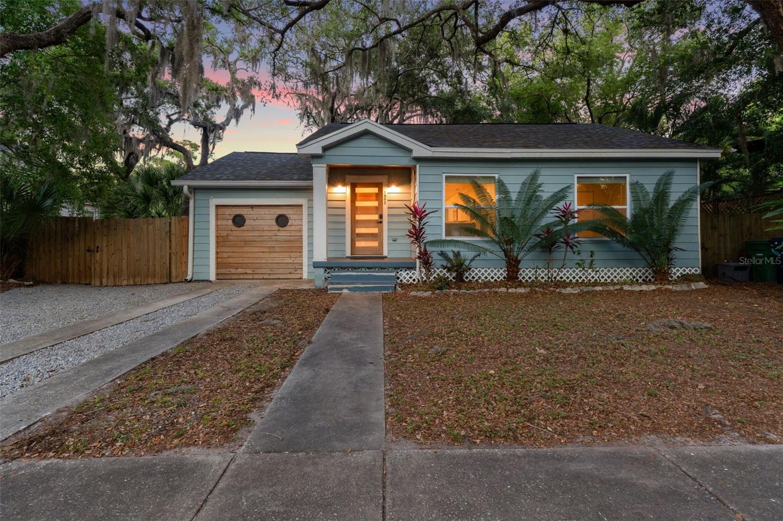 1502 E PARK CIR, TAMPA, FL, 33610