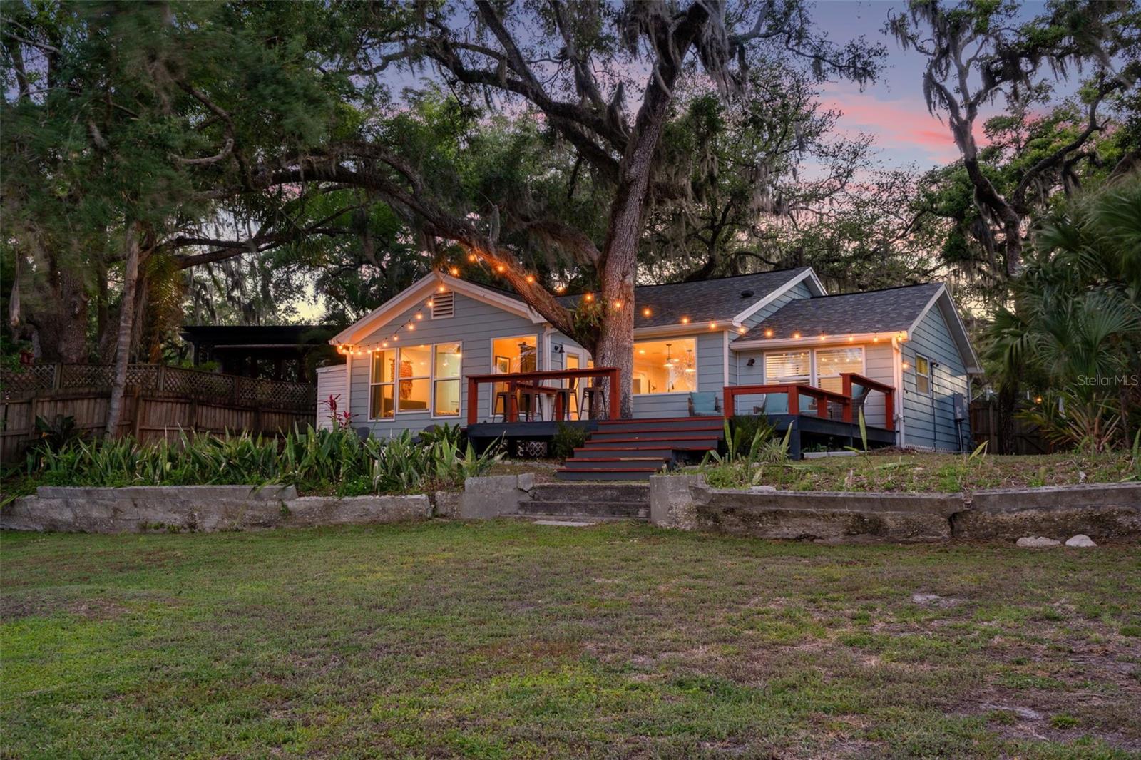 1502 E PARK CIR, TAMPA, FL, 33610