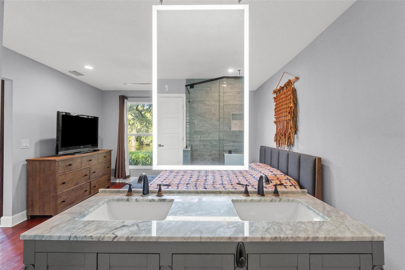 1502 E PARK CIR, TAMPA, FL, 33610