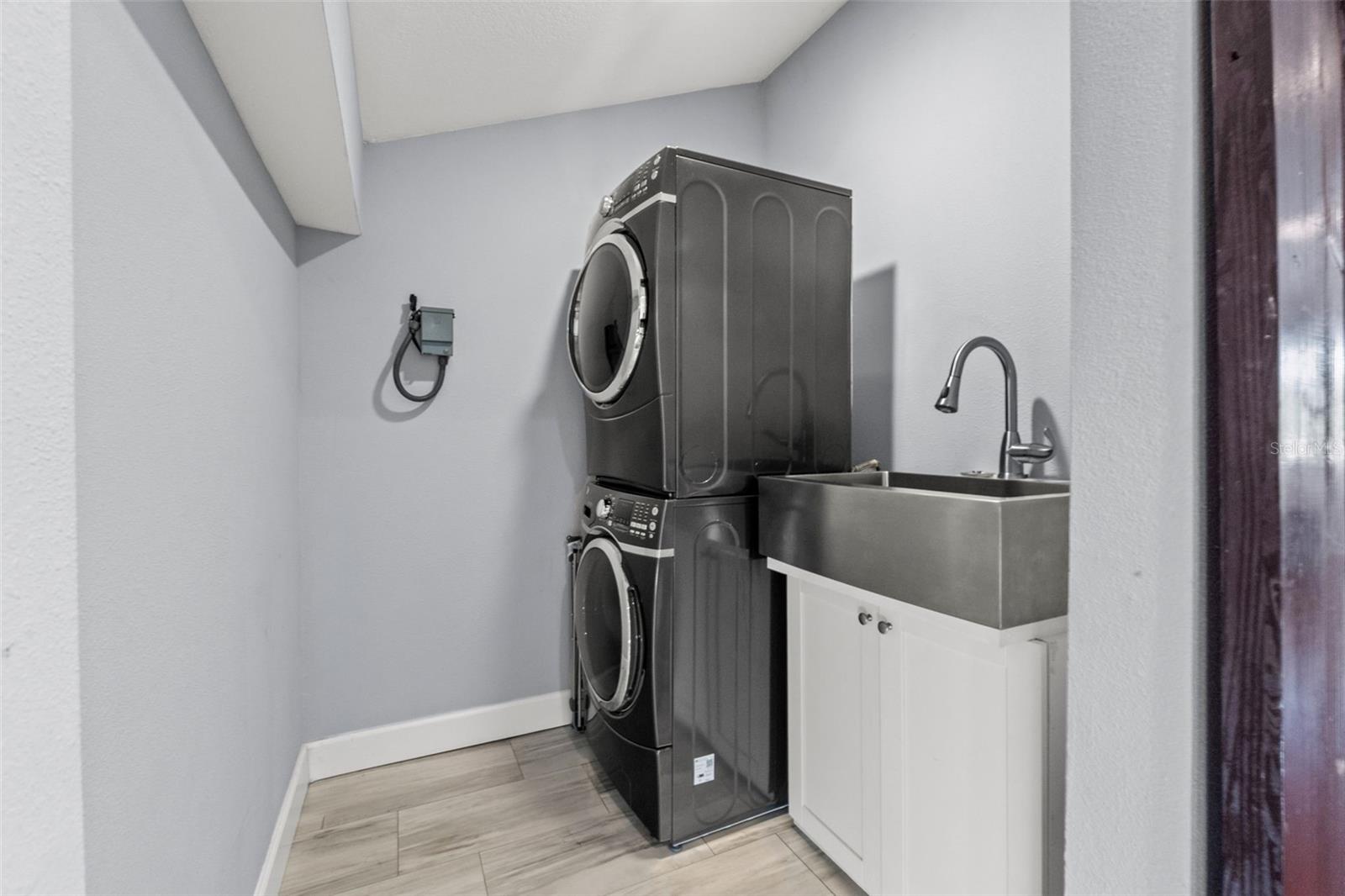 1502 E PARK CIR, TAMPA, FL, 33610