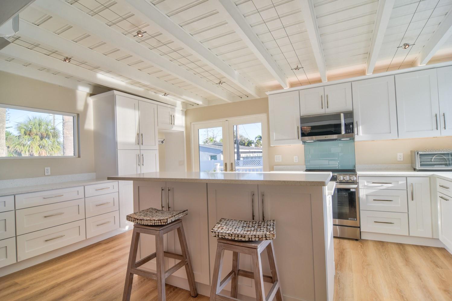 15565 GULF BLVD, REDINGTON BEACH, FL, 33708