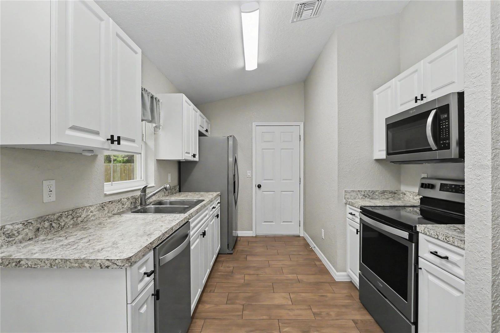 6512 NW 11 AVE, OCALA, FL, 34475