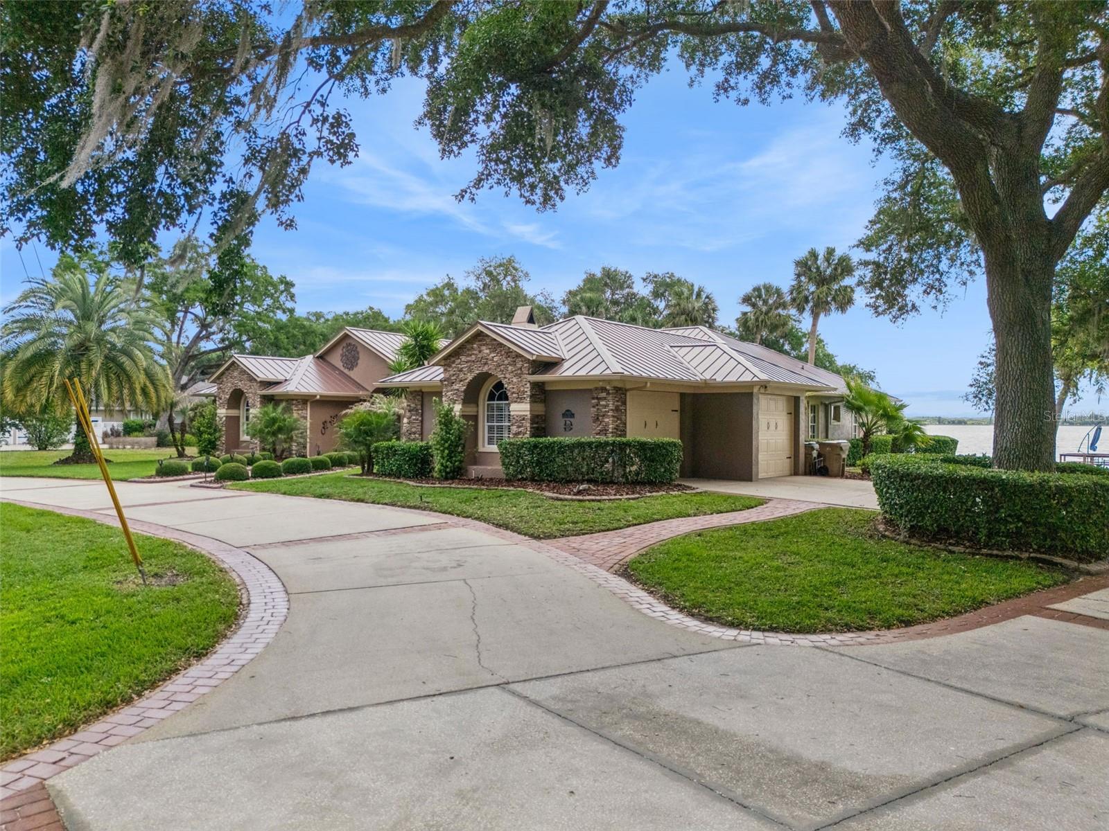 29650 SQUIRREL POINT RD, TAVARES, FL, 32778