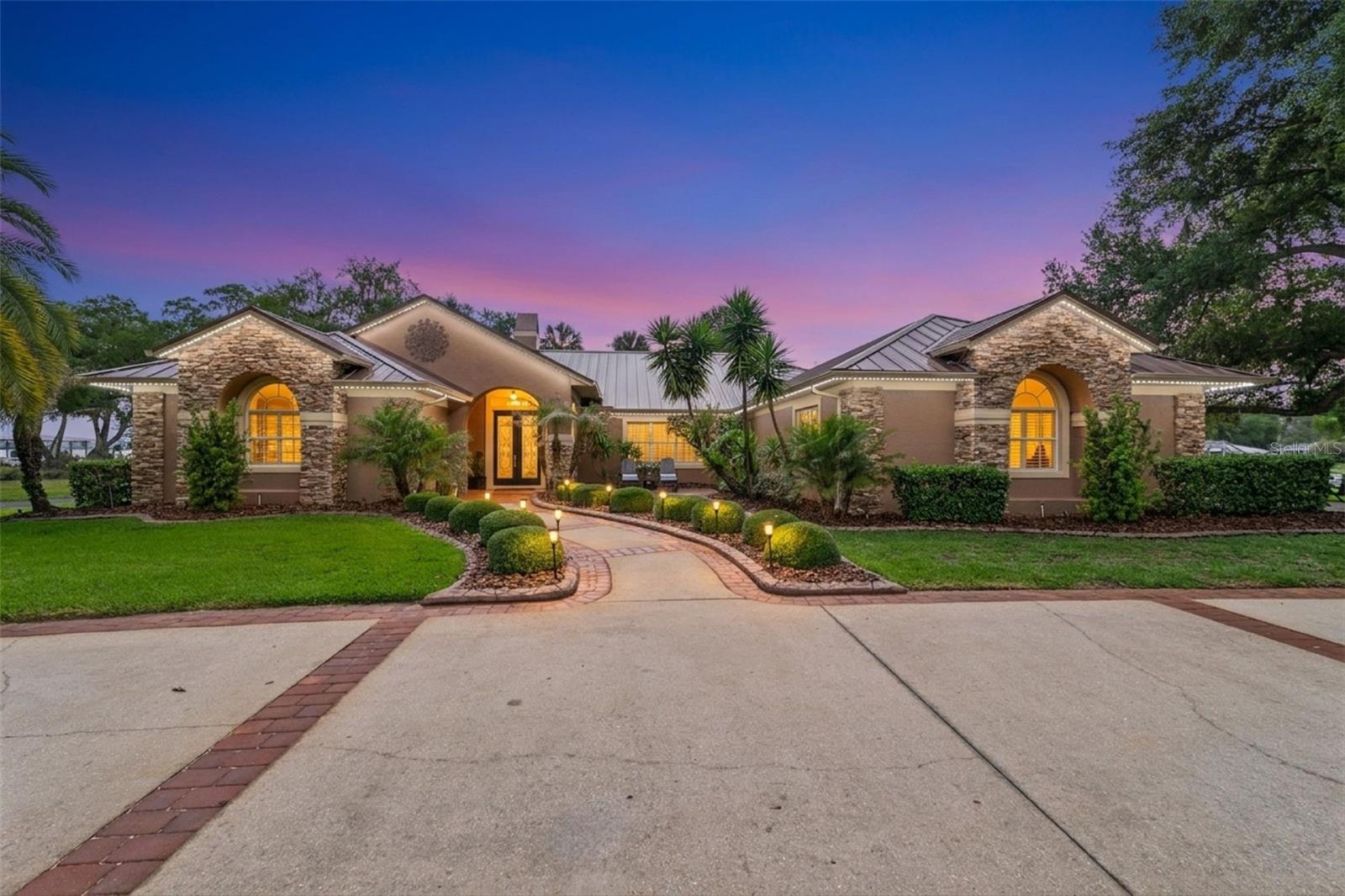 29650 SQUIRREL POINT RD, TAVARES, FL, 32778