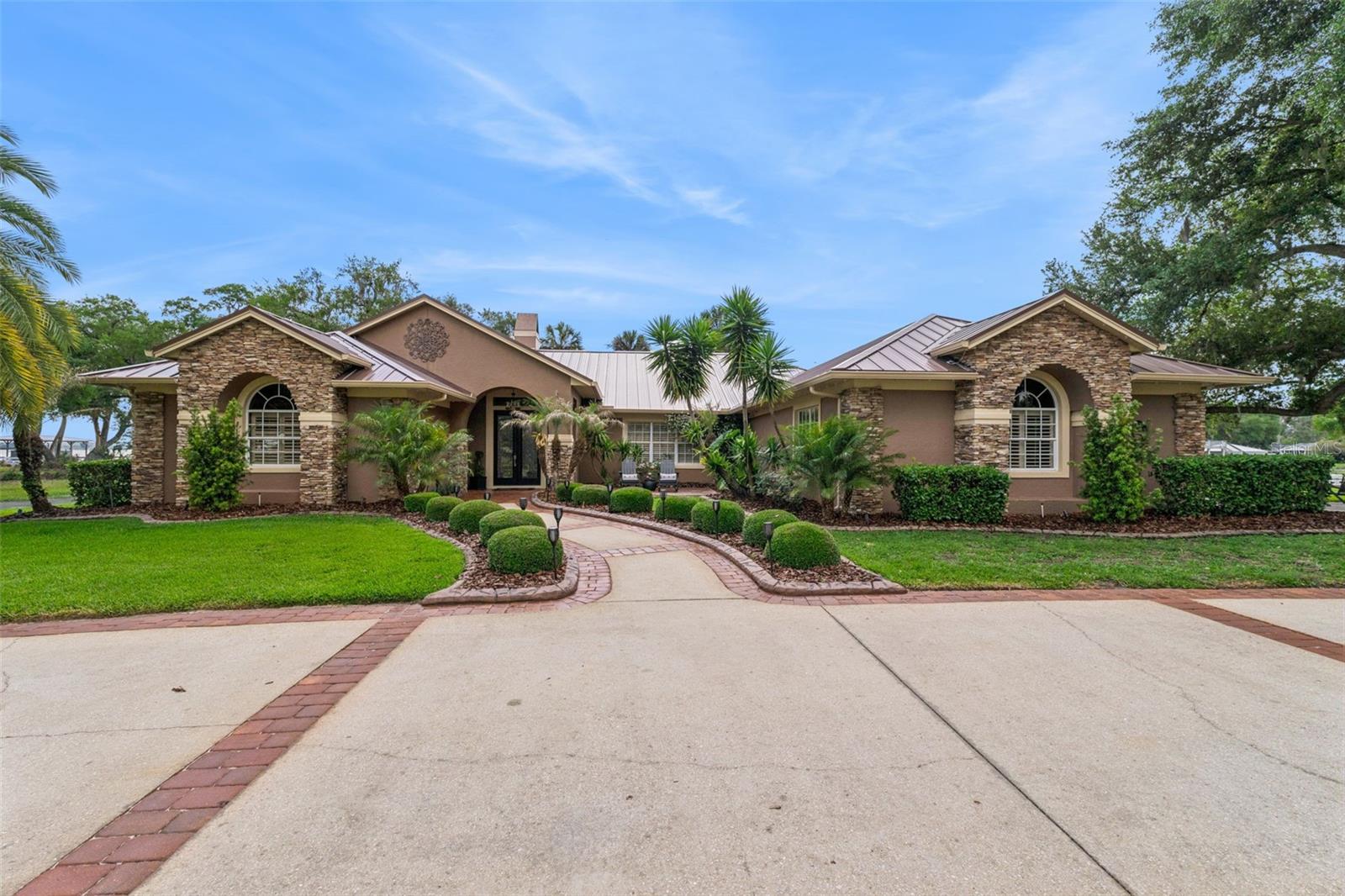 29650 SQUIRREL POINT RD, TAVARES, FL, 32778