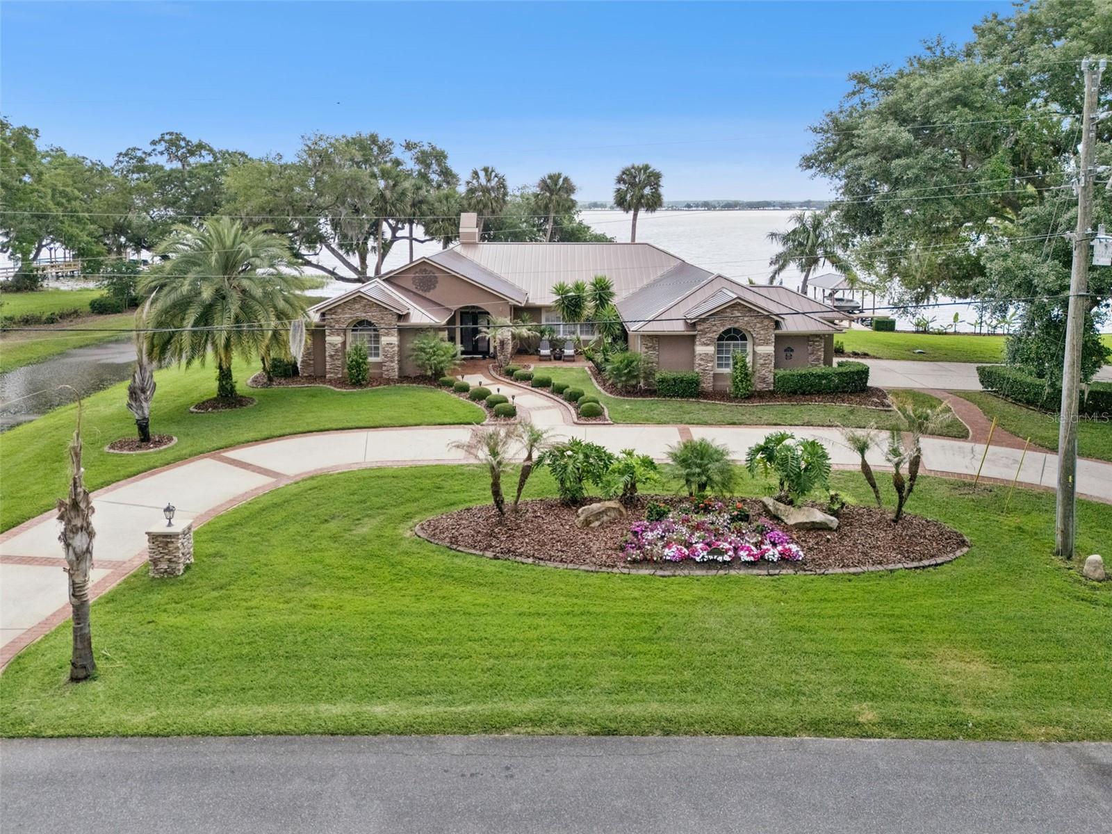 29650 SQUIRREL POINT RD, TAVARES, FL, 32778