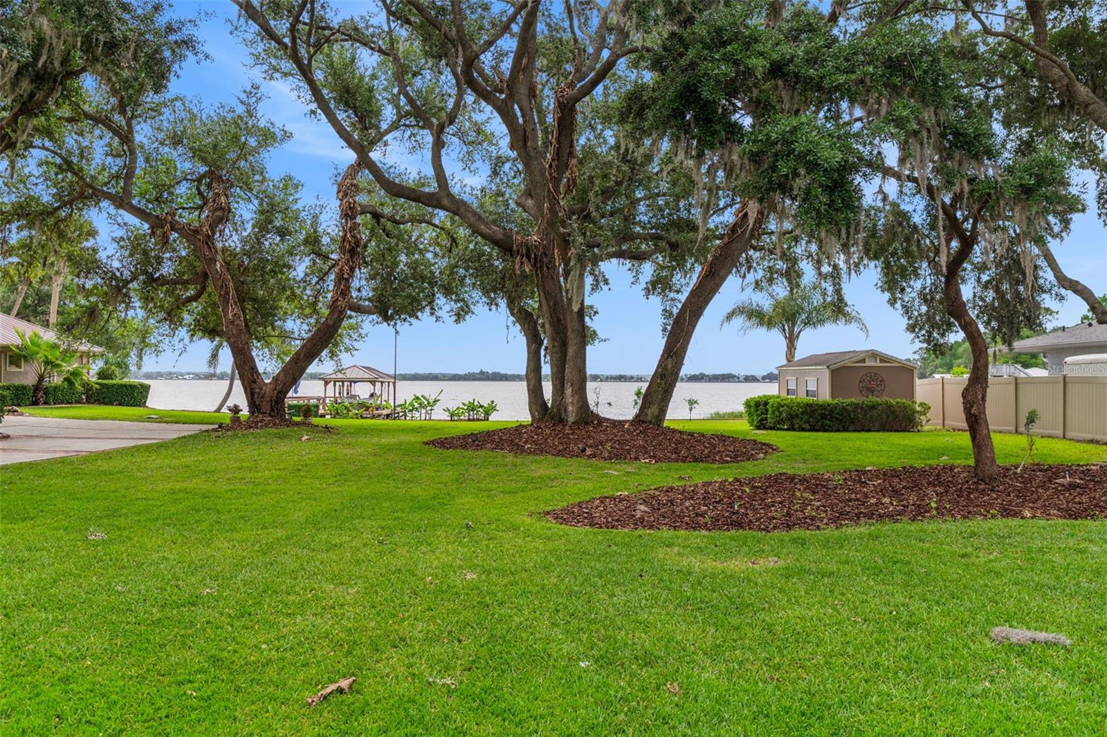 29650 SQUIRREL POINT RD, TAVARES, FL, 32778