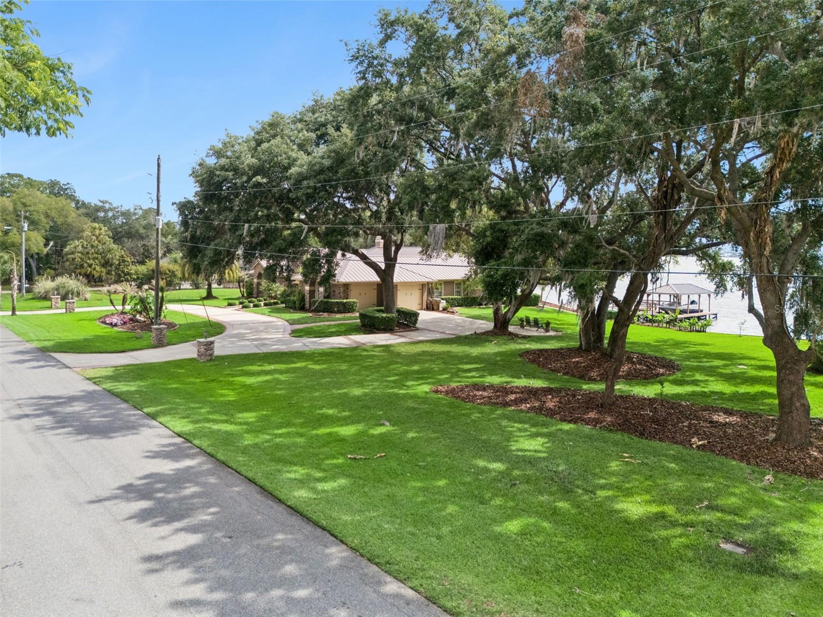 29650 SQUIRREL POINT RD, TAVARES, FL, 32778