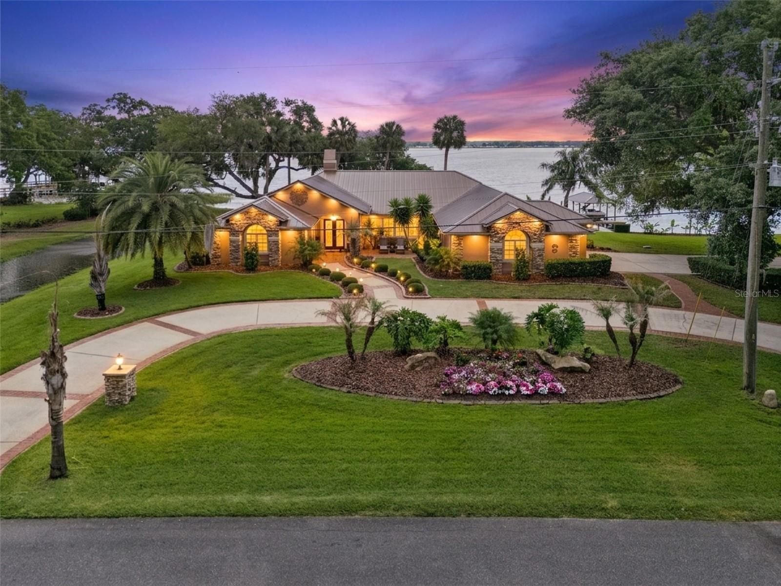 29650 SQUIRREL POINT RD, TAVARES, FL, 32778