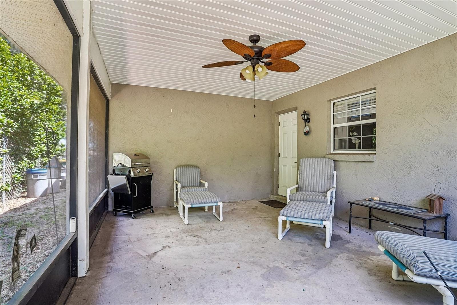 1274 N PALMETTO CIR, EUSTIS, FL, 32726