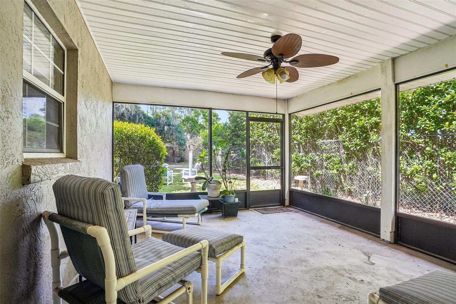 1274 N PALMETTO CIR, EUSTIS, FL, 32726