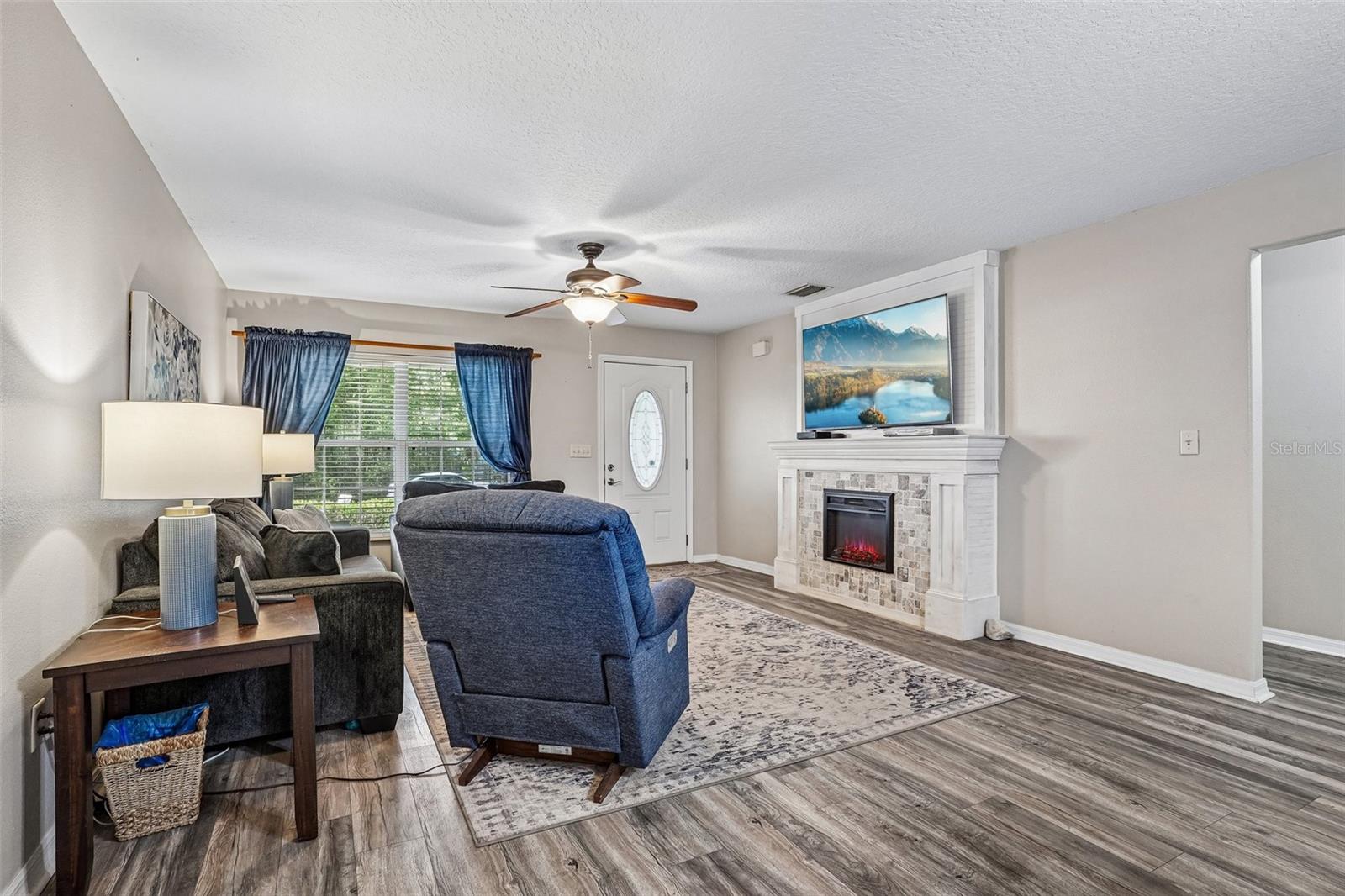1274 N PALMETTO CIR, EUSTIS, FL, 32726