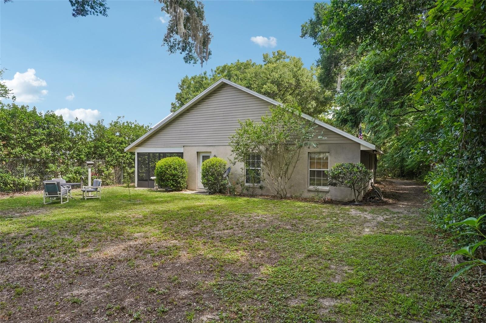 1274 N PALMETTO CIR, EUSTIS, FL, 32726