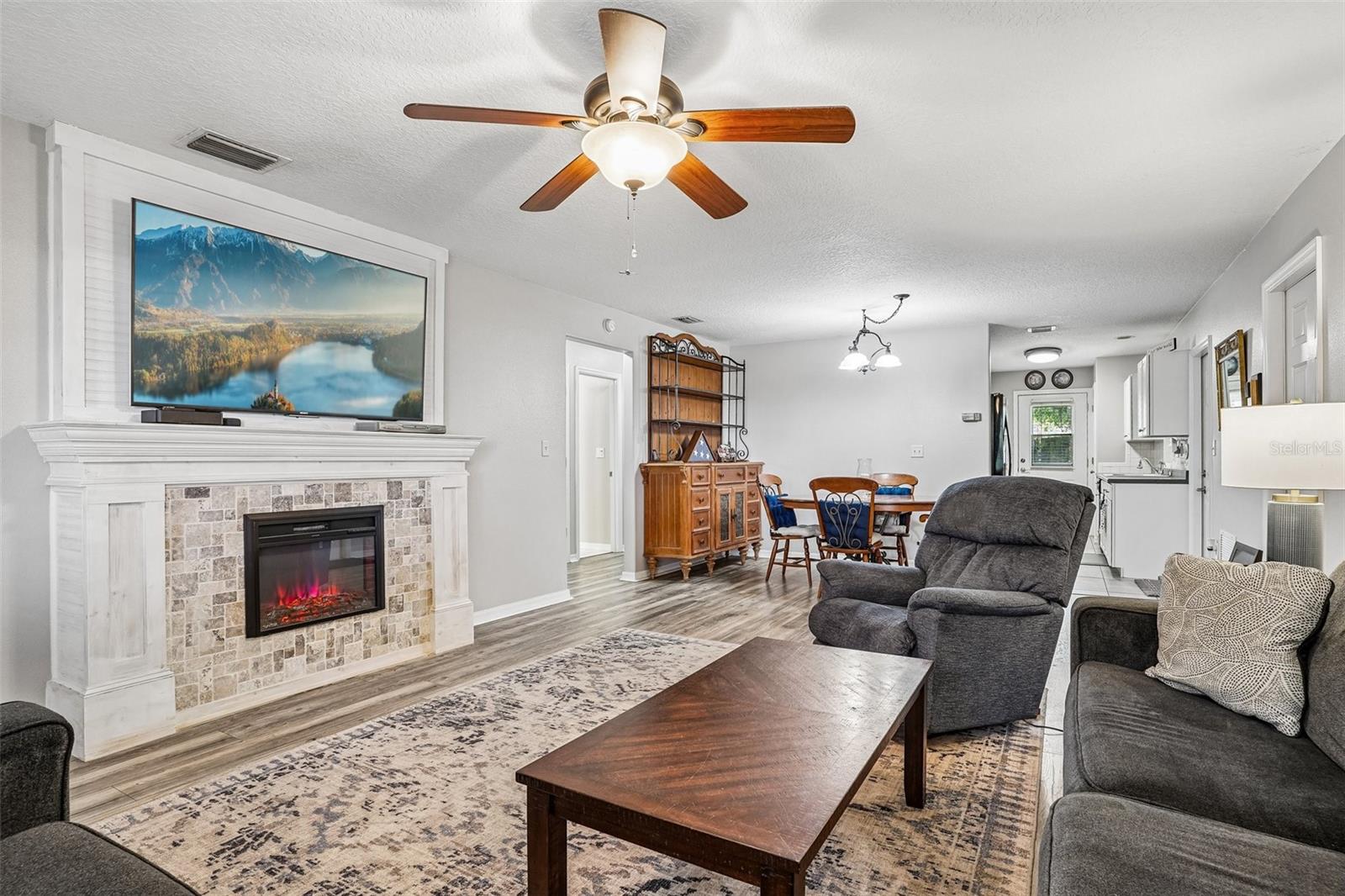 1274 N PALMETTO CIR, EUSTIS, FL, 32726