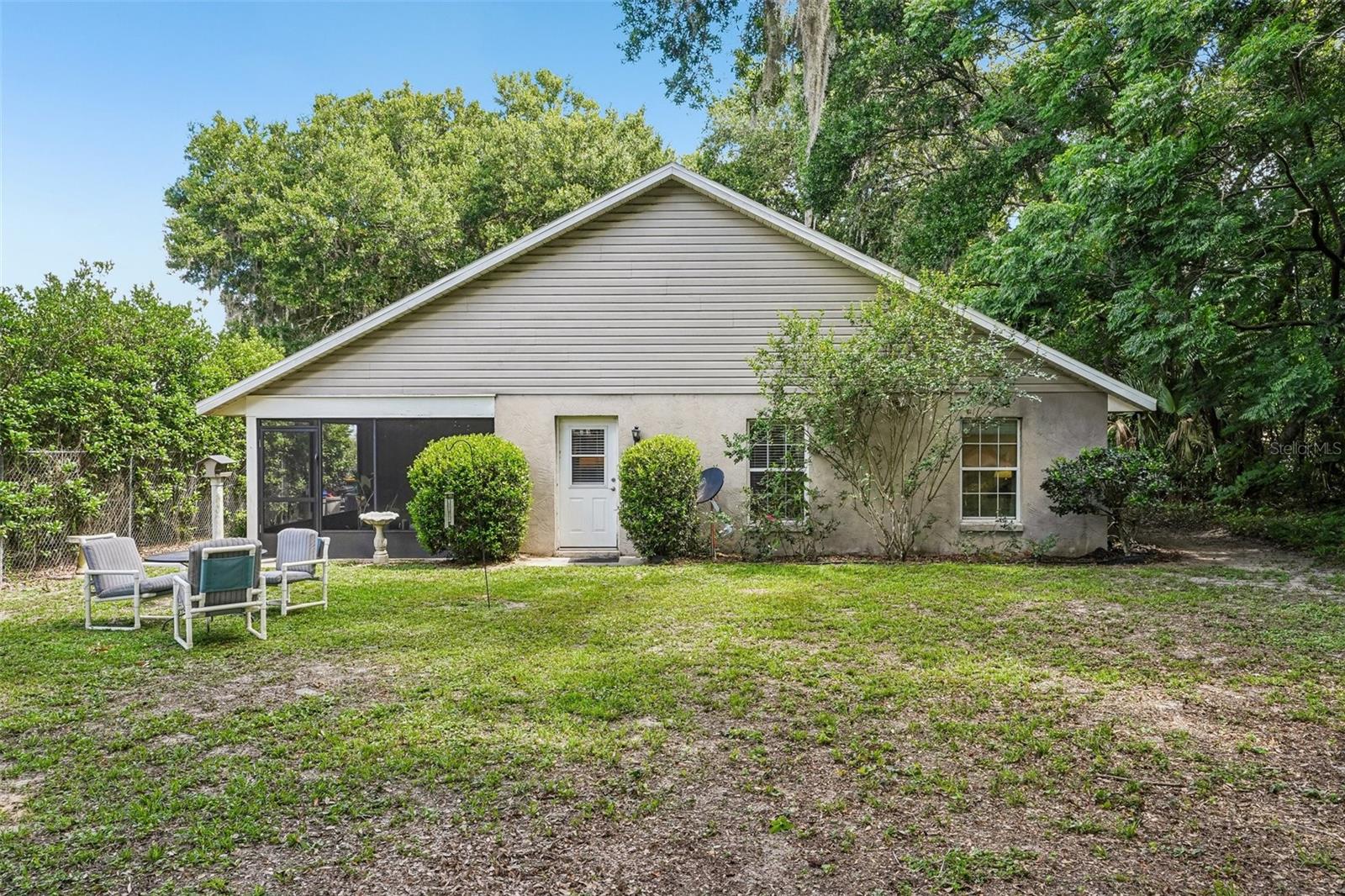 1274 N PALMETTO CIR, EUSTIS, FL, 32726