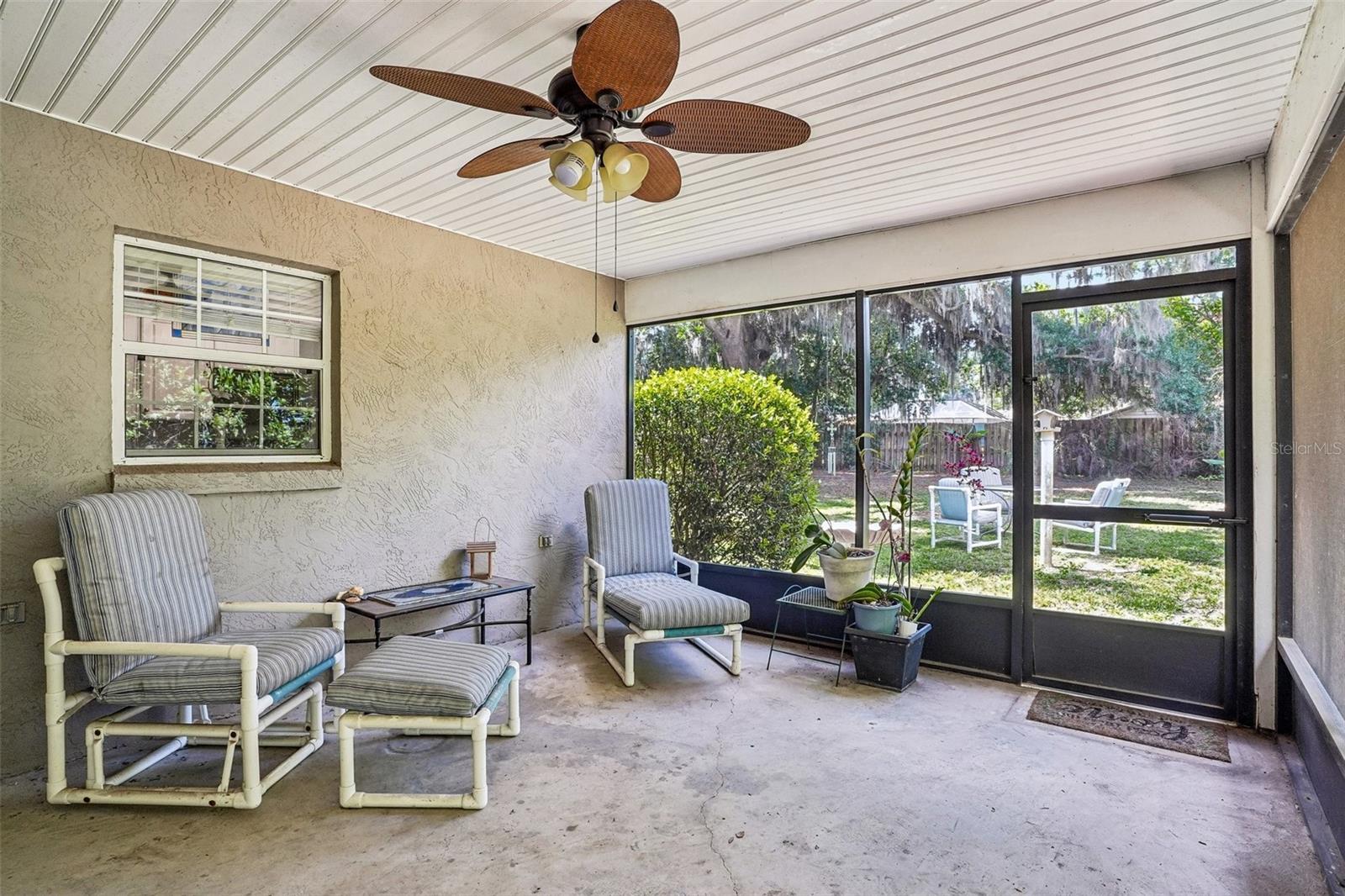 1274 N PALMETTO CIR, EUSTIS, FL, 32726