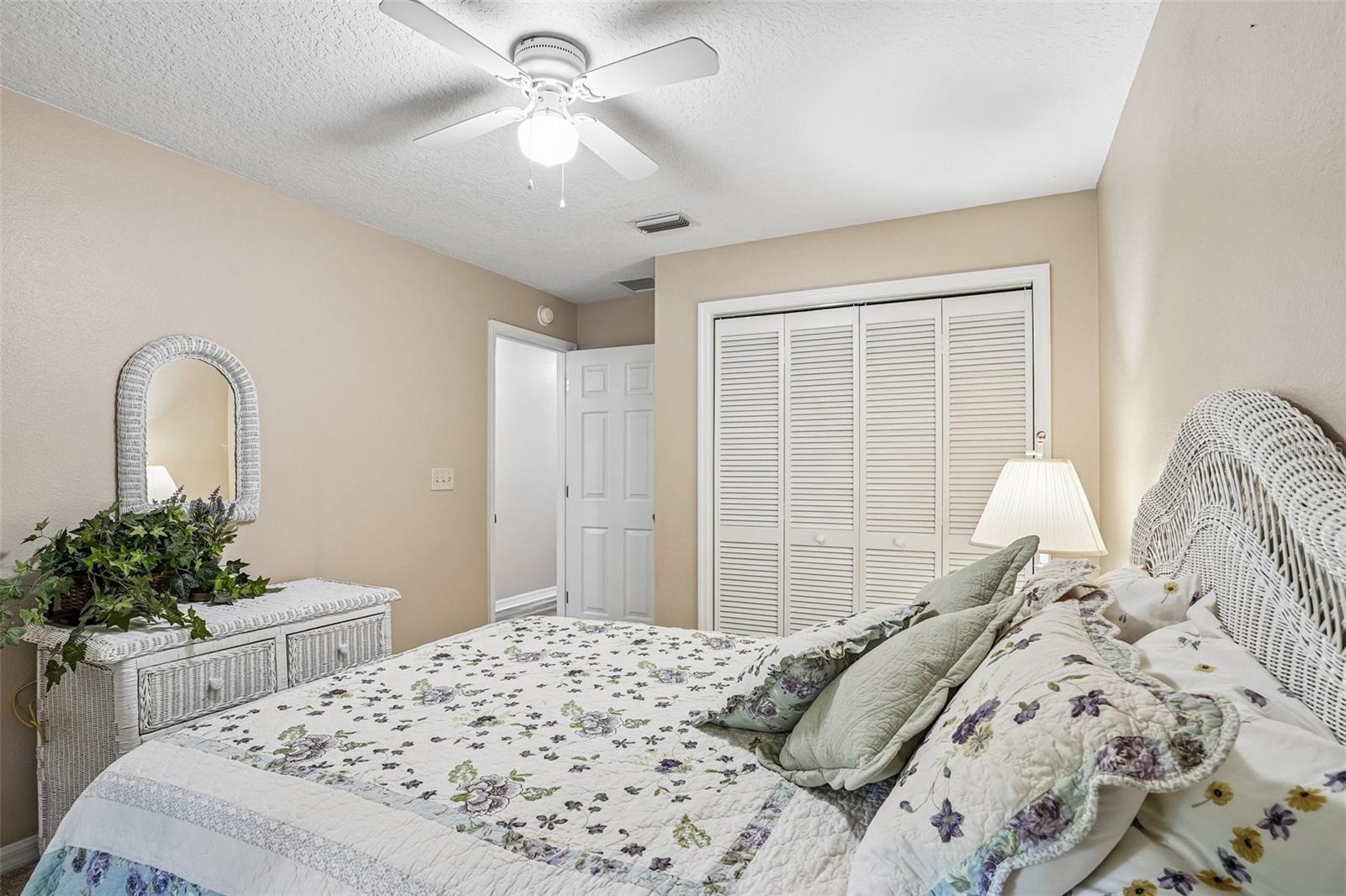 1274 N PALMETTO CIR, EUSTIS, FL, 32726