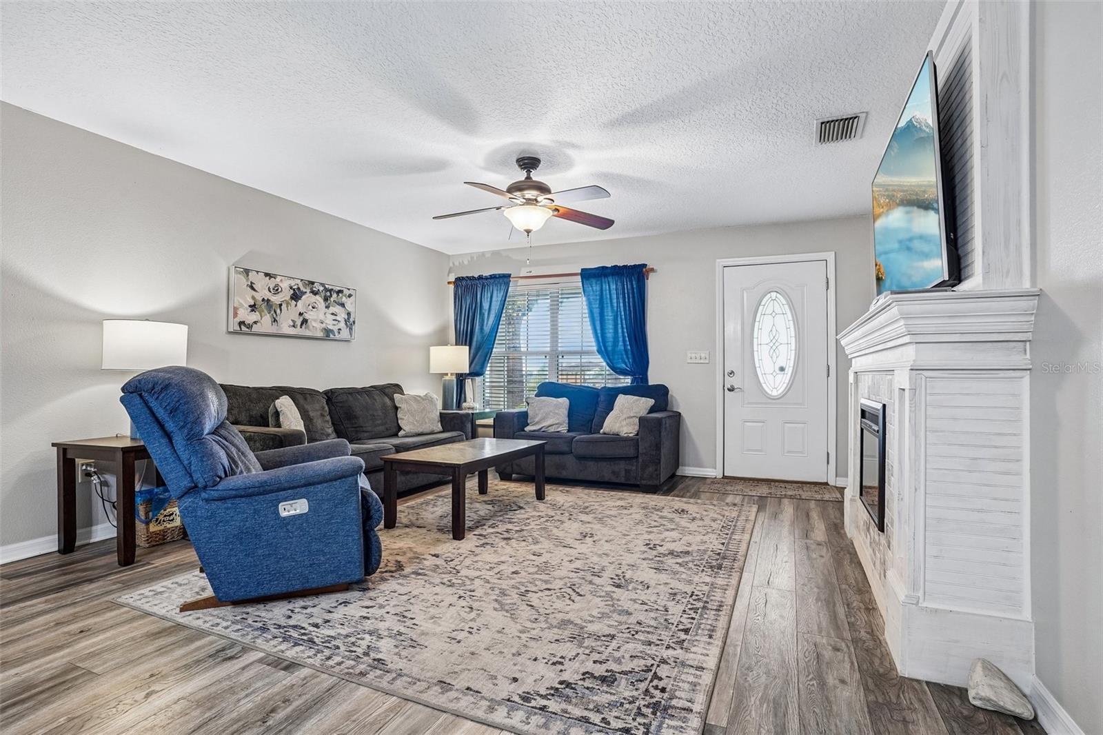 1274 N PALMETTO CIR, EUSTIS, FL, 32726