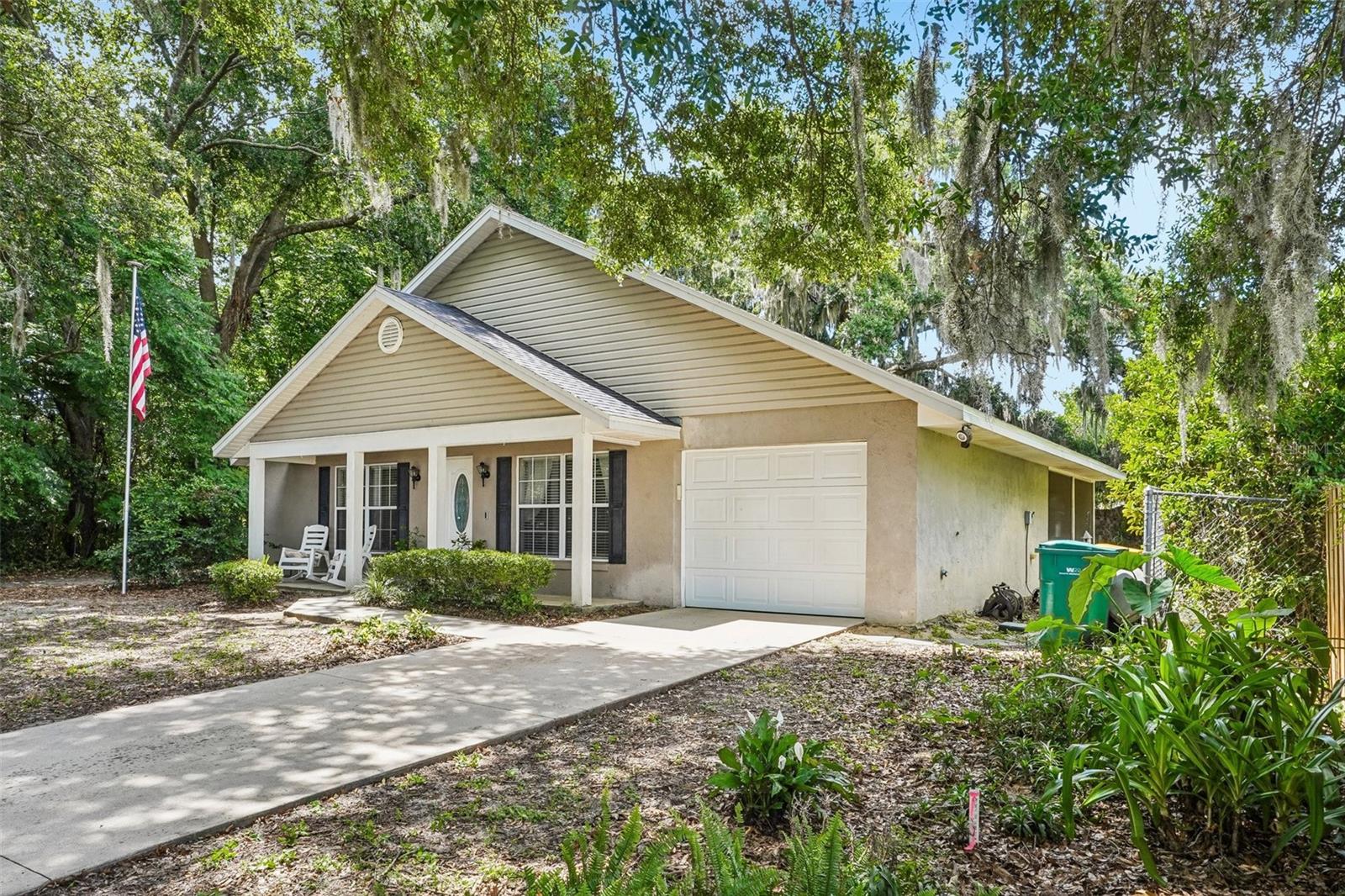 1274 N PALMETTO CIR, EUSTIS, FL, 32726