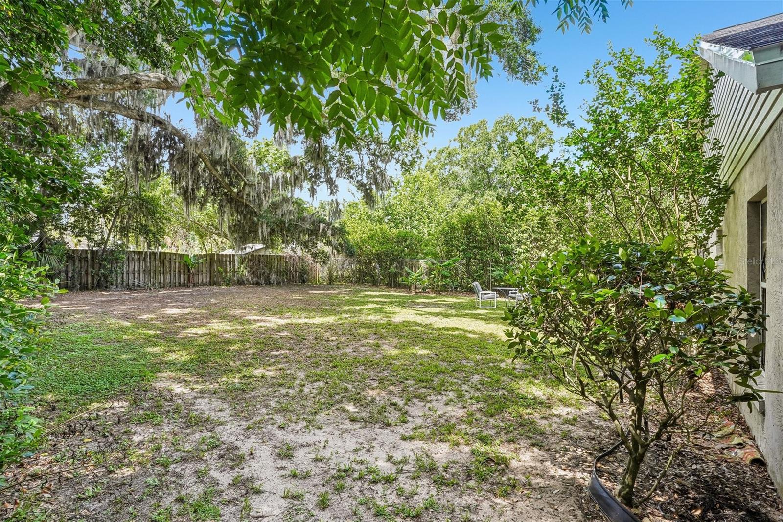 1274 N PALMETTO CIR, EUSTIS, FL, 32726