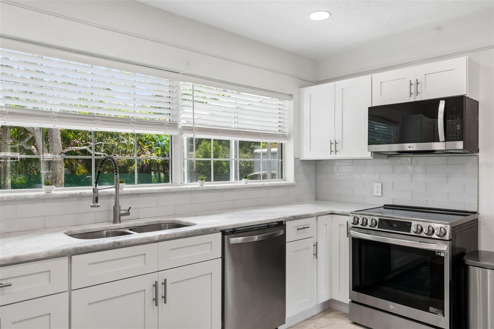 4526 YARDLEY AVE N, ST PETERSBURG, FL, 33713