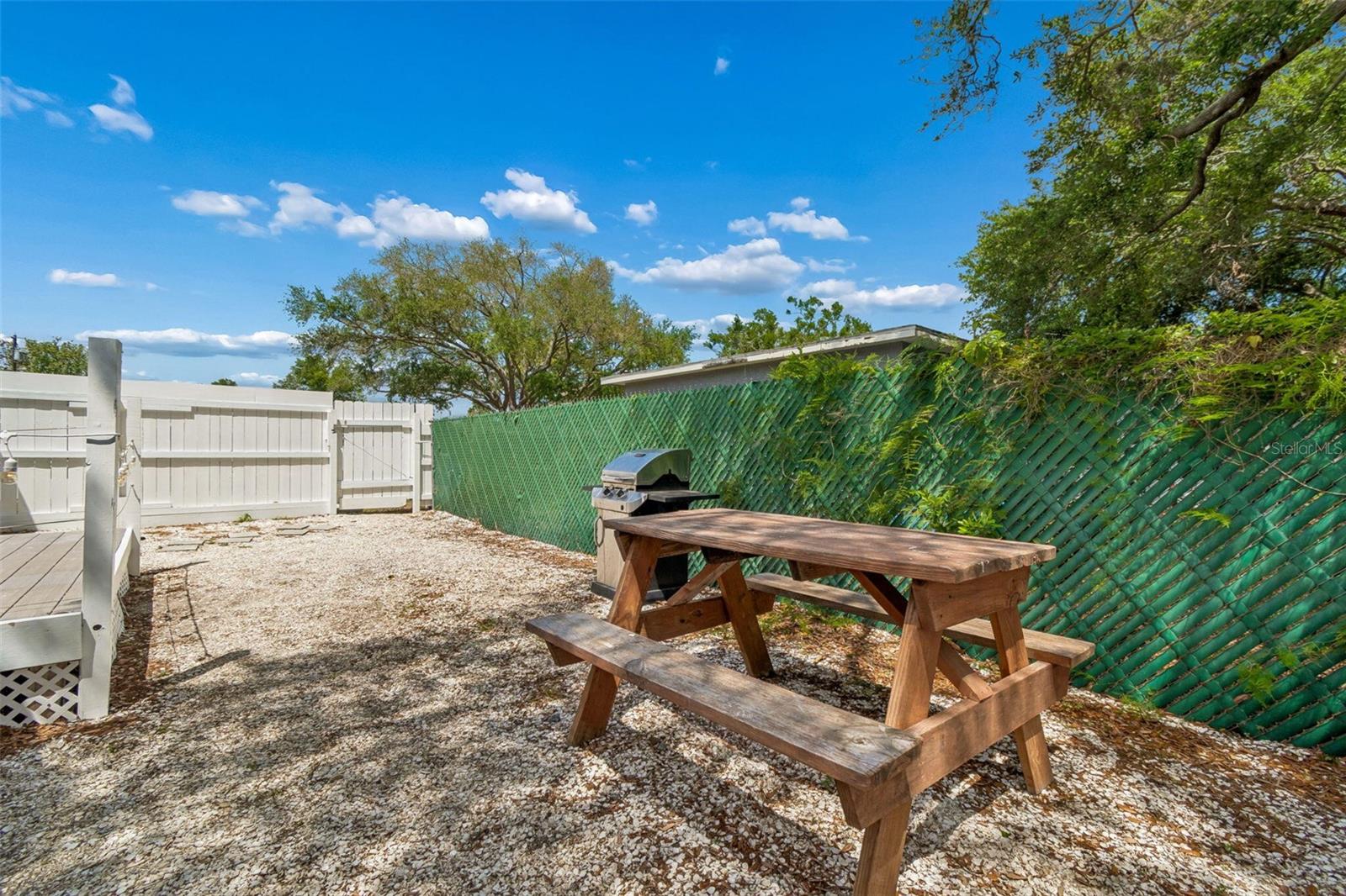 4526 YARDLEY AVE N, ST PETERSBURG, FL, 33713