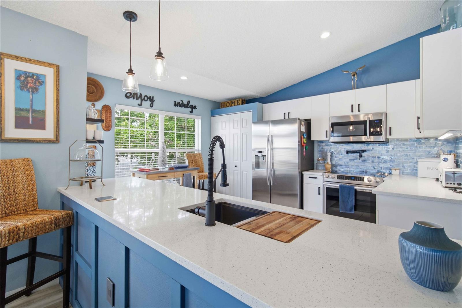 4211 CADDIE DR E #204, BRADENTON, FL, 34203