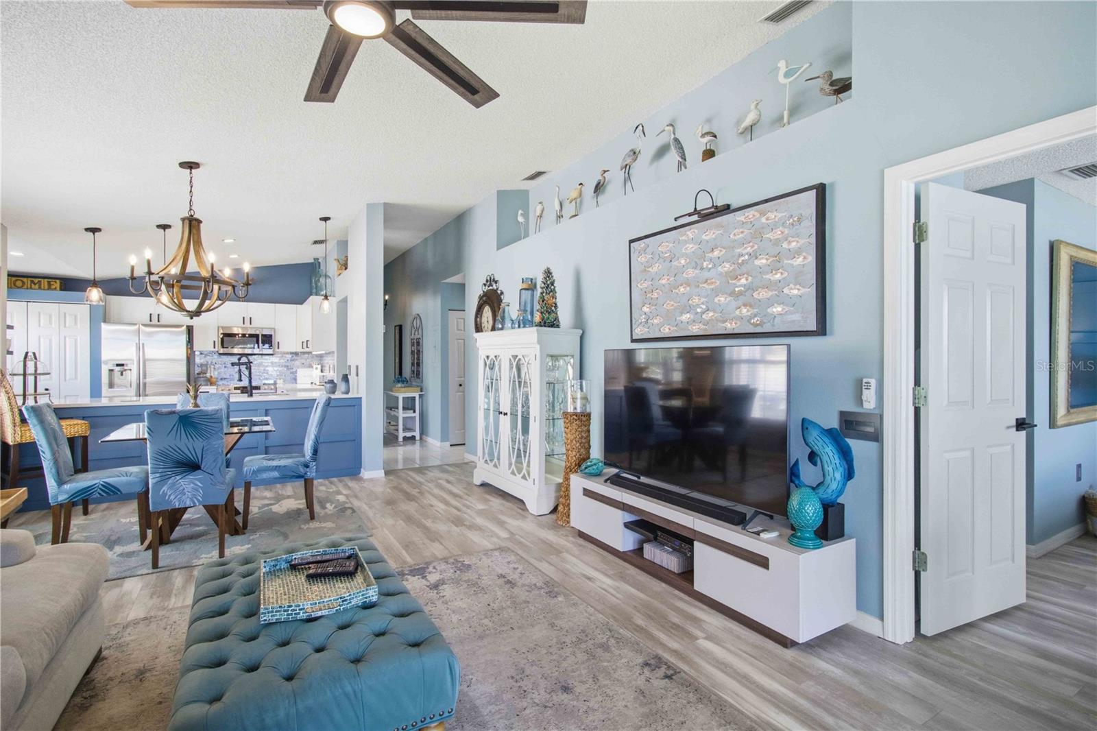 4211 CADDIE DR E #204, BRADENTON, FL, 34203