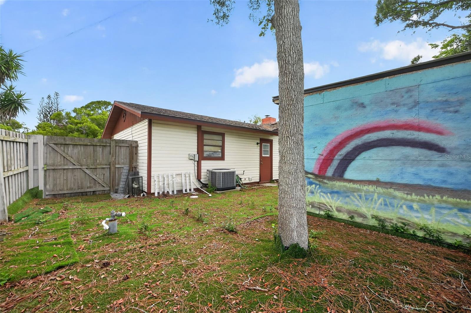 1660 E SHANGRI LA DR, DAYTONA BEACH, FL, 32119